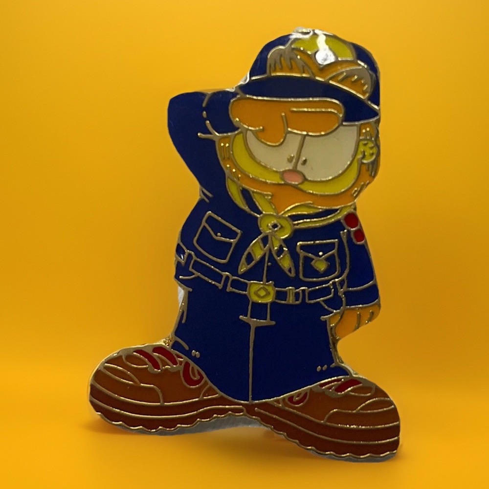 Garfield Lapel Pin Paws Boy Scout Uniform Enamel Metal Cat Brooch Badge Vintage